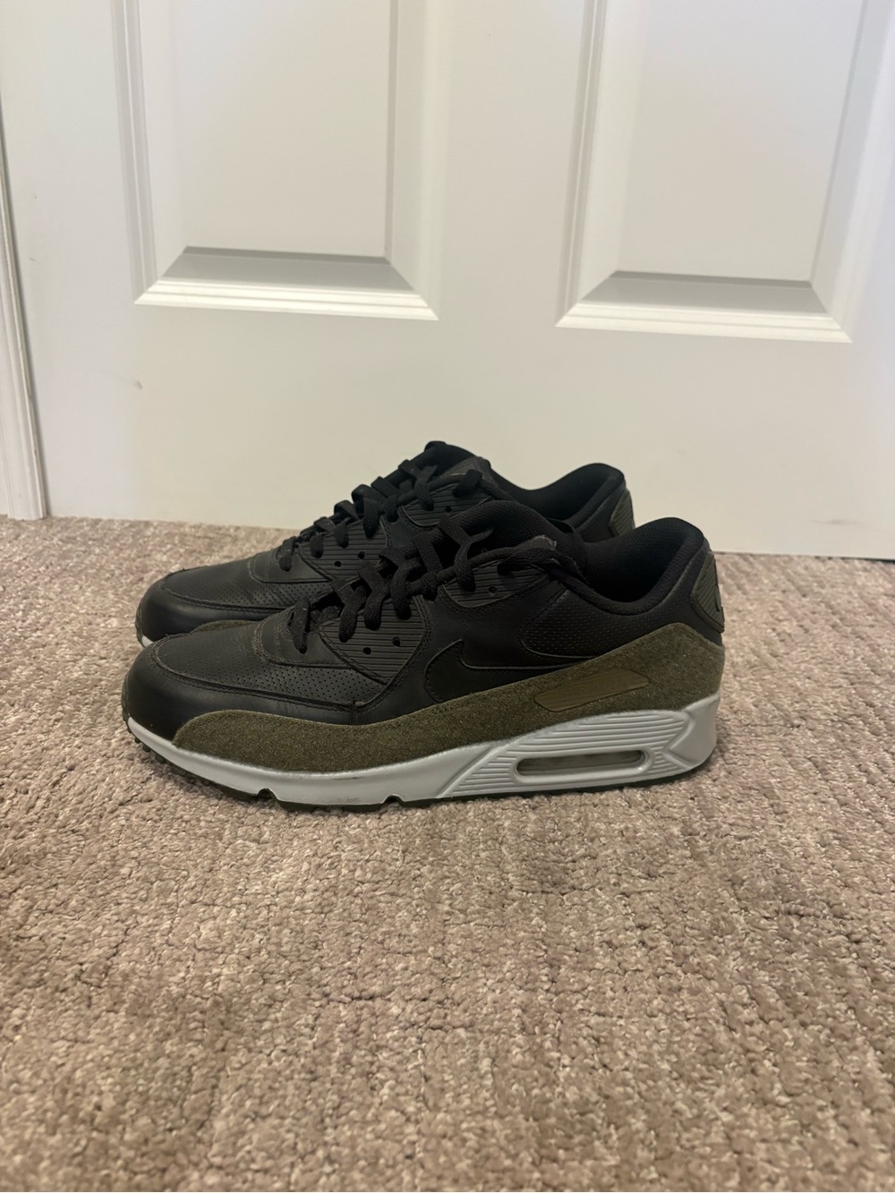 Nike Men’s Sneakers - Black & Olive Green